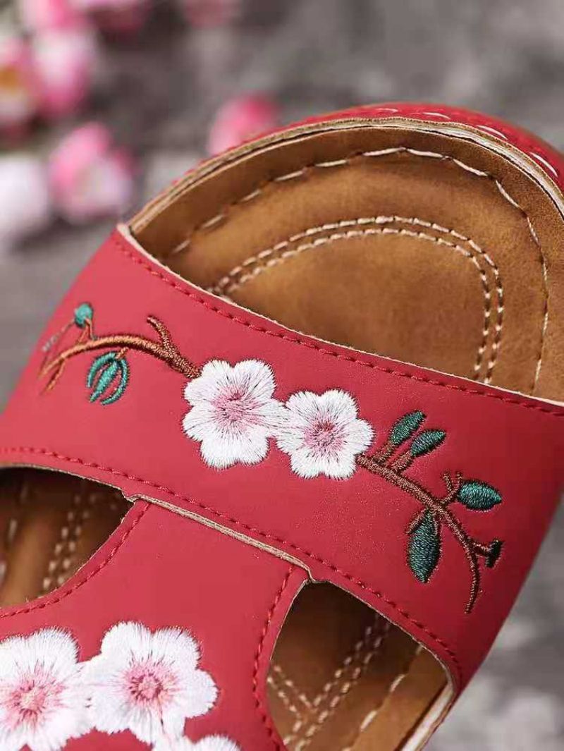 Lucia: Comfortable orthopedic sandals for women